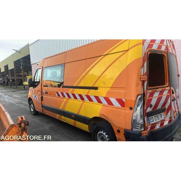 2016 رينو Master-43961493