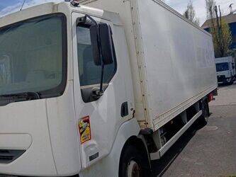 صورة ل شاحنات صندوقية 2003 رينو Midlum