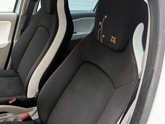 2014-renault-zoe-1389151-43961578