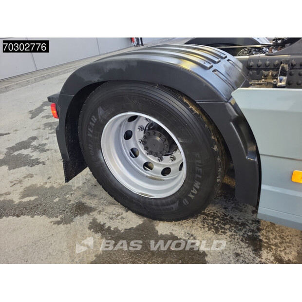 2017 فولفو FM 370-43963535