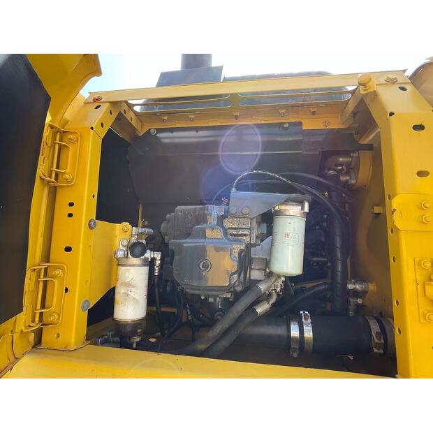 2023 كوماتسو PC220-43964649