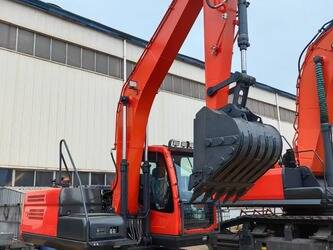 صورة ل حفارات مجنزرة 2023 دووسان DX150