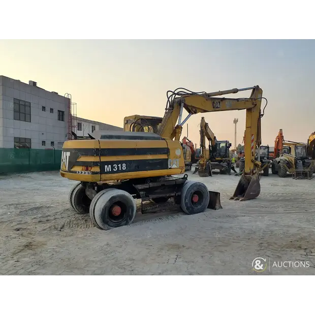 2002 كاتربيلر M318-43964751