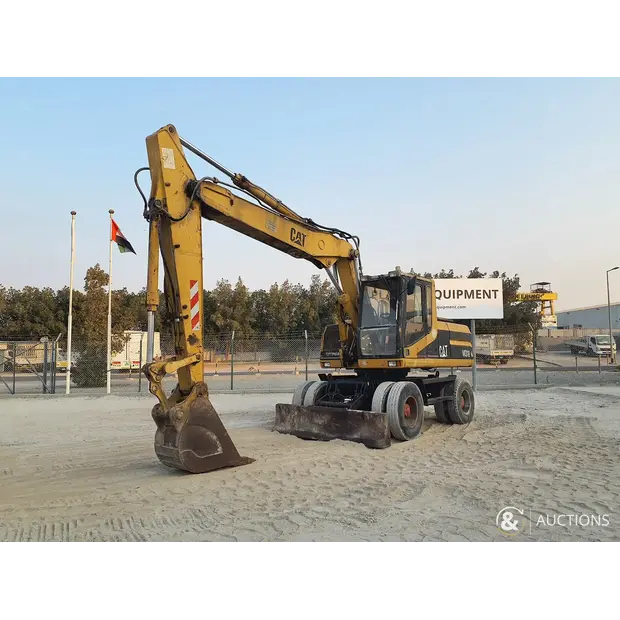 2002 كاتربيلر M318-43964758