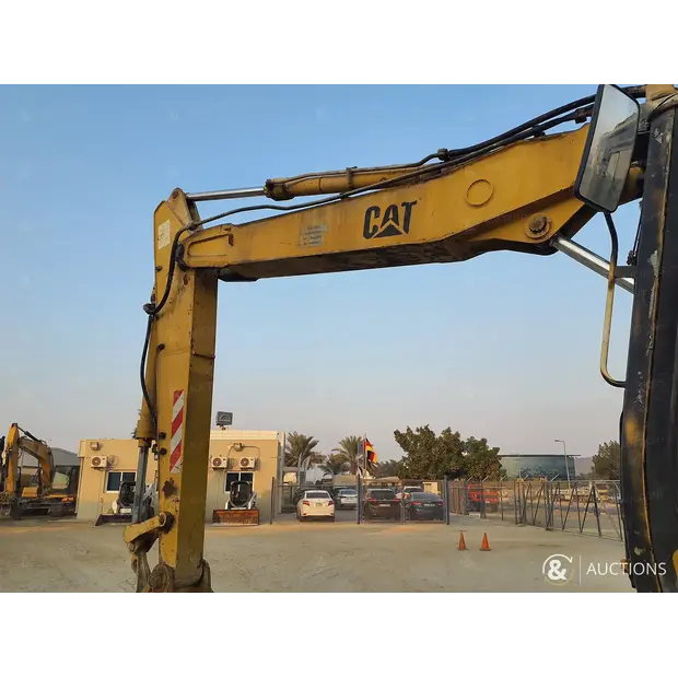 2002 كاتربيلر M318-43964761