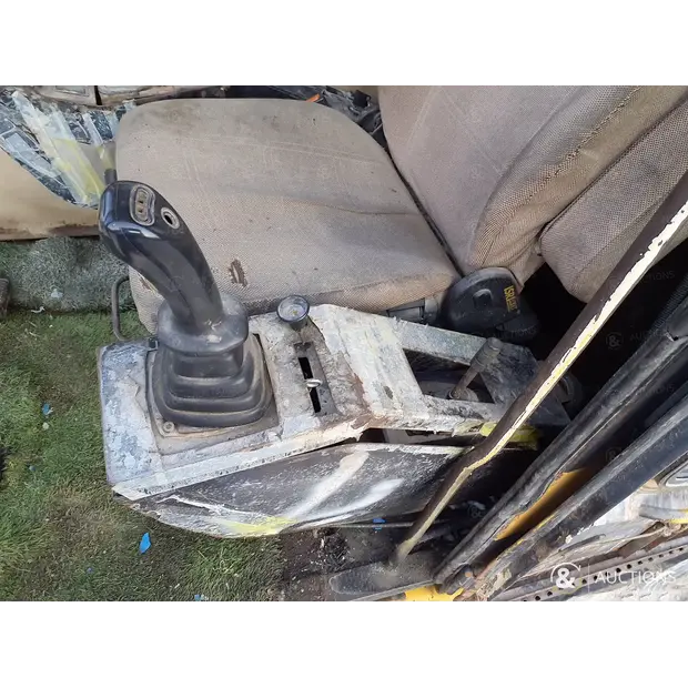 2002 كاتربيلر M318-43964774