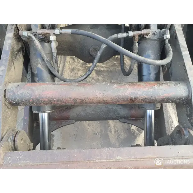 2002 كاتربيلر M318-43964786