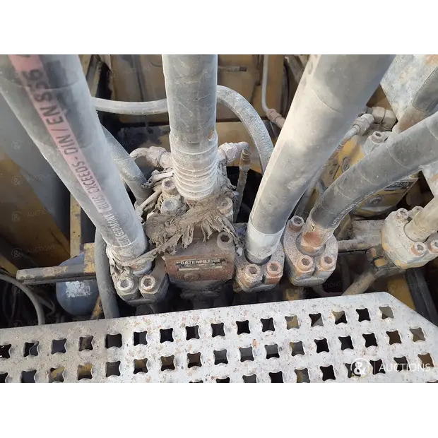 2002 كاتربيلر M318-43964788