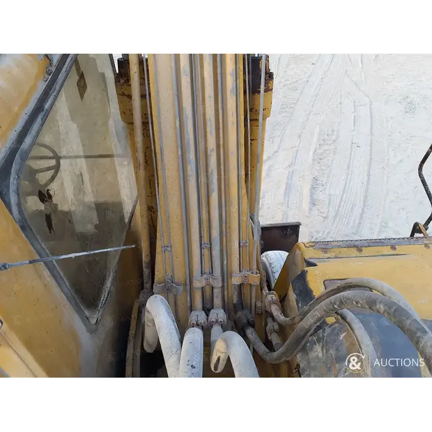 2002 كاتربيلر M318-43964789