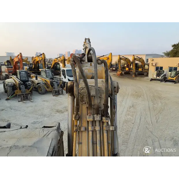 2002 كاتربيلر M318-43964790