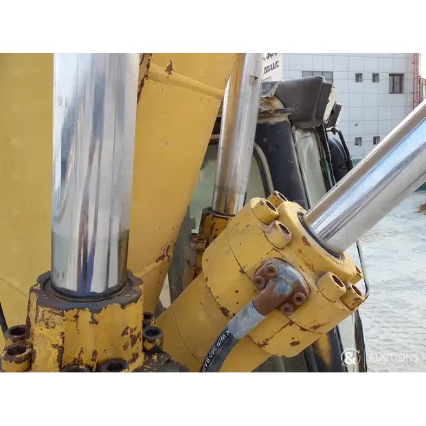 2002 كاتربيلر M318-43964791