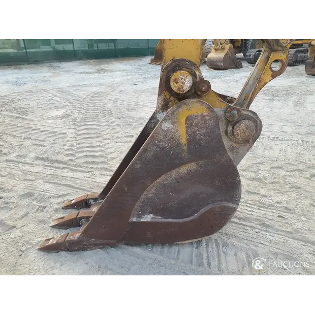 2002 كاتربيلر M318-43964793