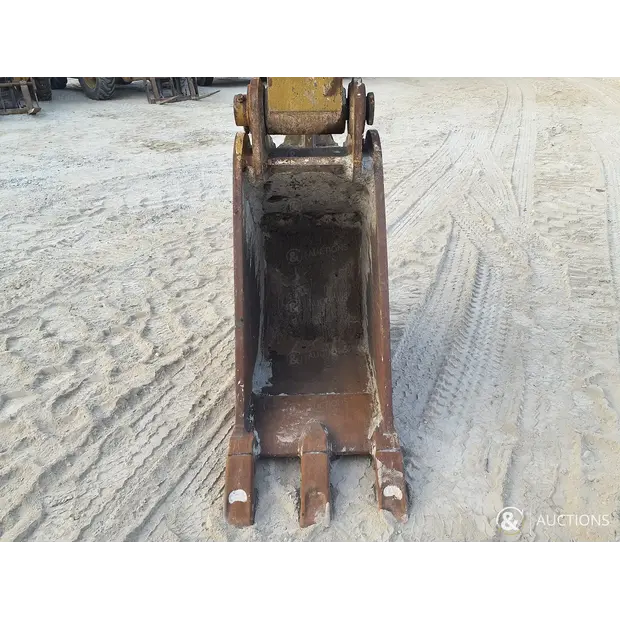 2002 كاتربيلر M318-43964794