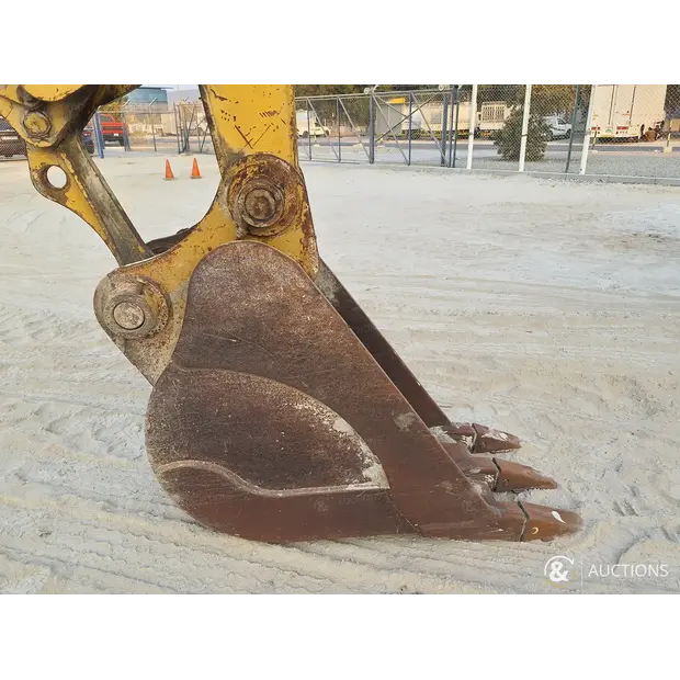 2002 كاتربيلر M318-43964795