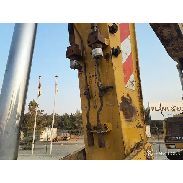 2002 كاتربيلر M318-43964796