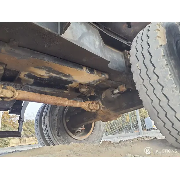 2002 كاتربيلر M318-43964804