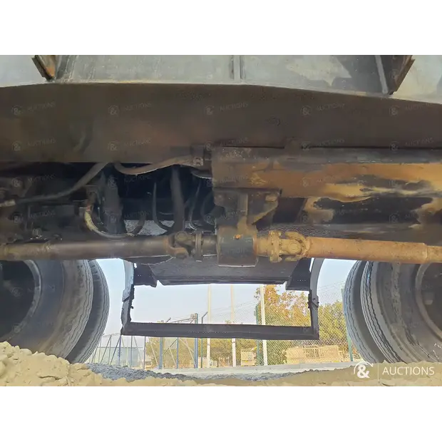 2002 كاتربيلر M318-43964805