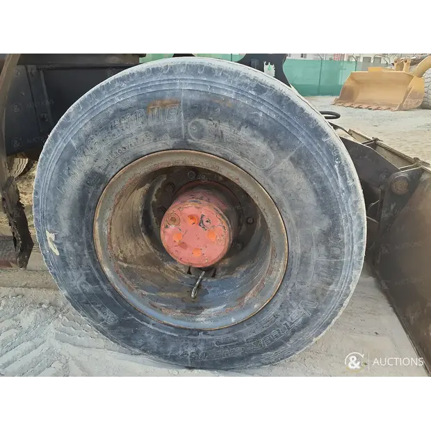 2002 كاتربيلر M318-43964810