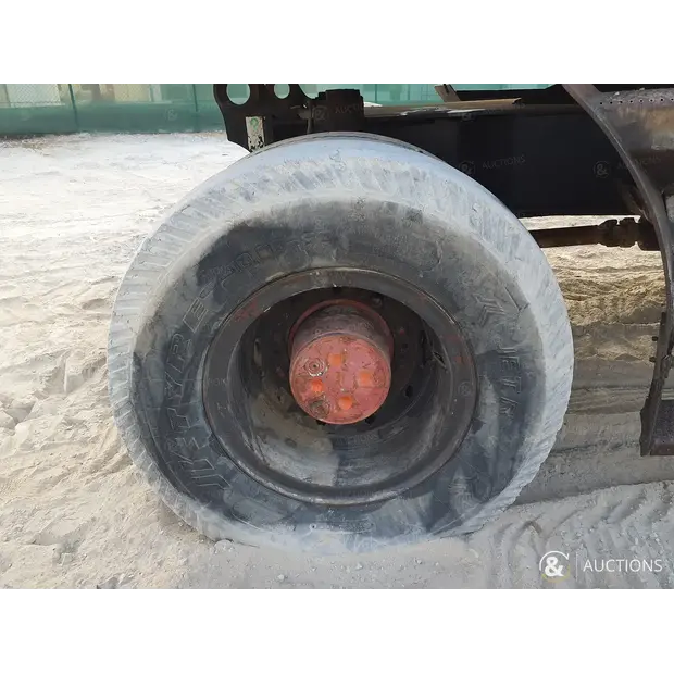 2002 كاتربيلر M318-43964811