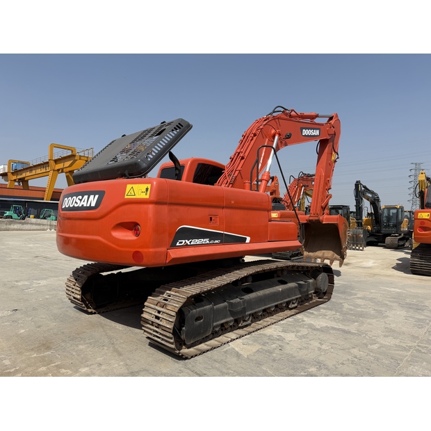 2024 Doosan DX225LC-9C-43964836