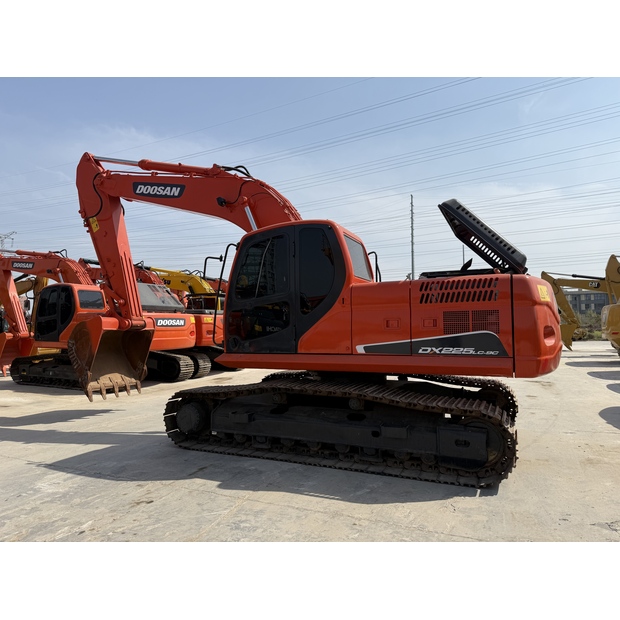 2024 Doosan DX225LC-9C-43964841