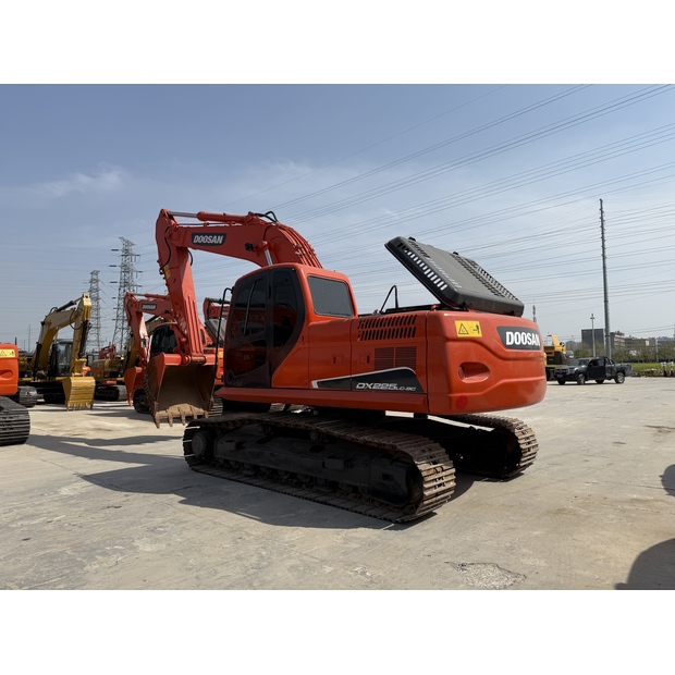 2024 Doosan DX225LC-9C-43964842