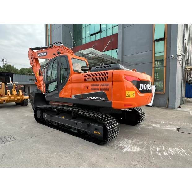 2024 Doosan DX225LCA-43964904