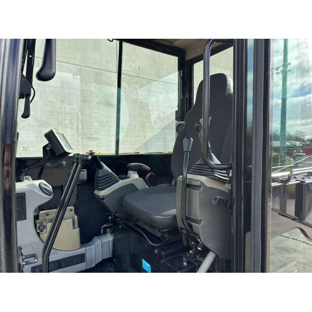 2017 Caterpillar 305.5E2-43965641