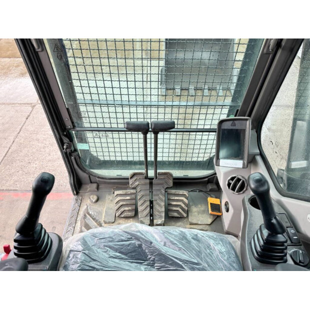 2025 فولفو EC220D-43966067