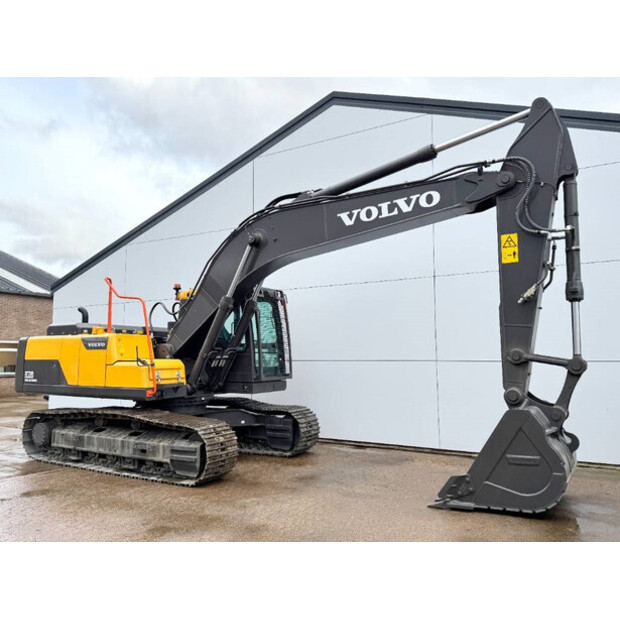 2025 فولفو EC220D-43966104