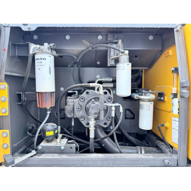 2025 فولفو EC220D-43966114