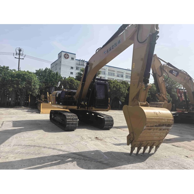 2020 Caterpillar 320D2L-43966638