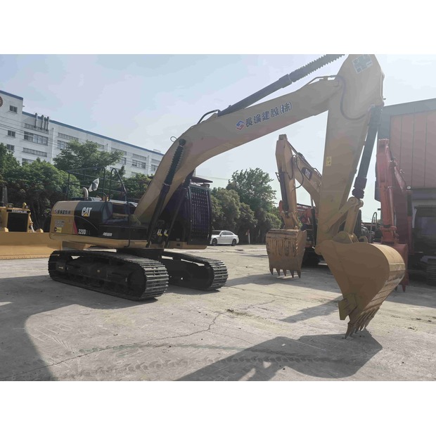 2020 Caterpillar 320D2L-43966640