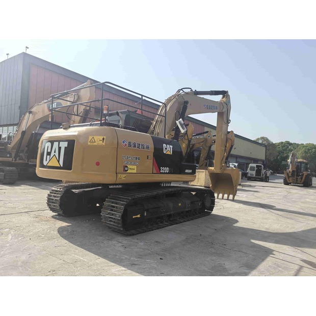 2020 Caterpillar 320D2L-43966642
