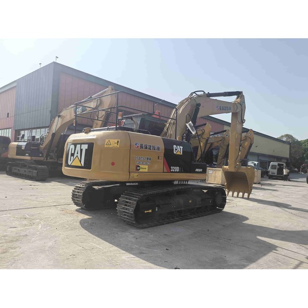 2020 Caterpillar 320D2L-43966643