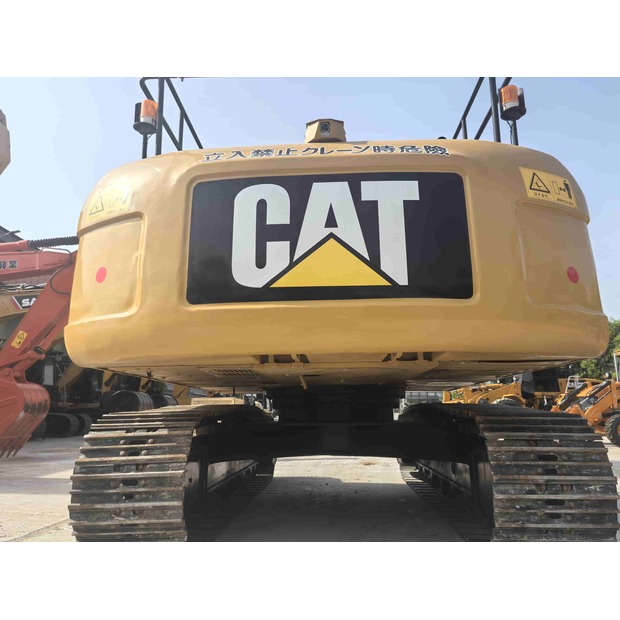 2020 Caterpillar 320D2L-43966646