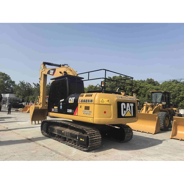 2020 Caterpillar 320D2L-43966649