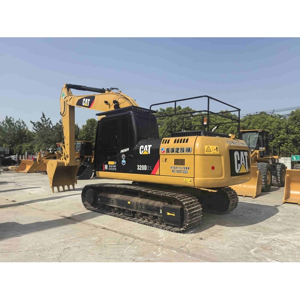 2020 Caterpillar 320D2L-43966650