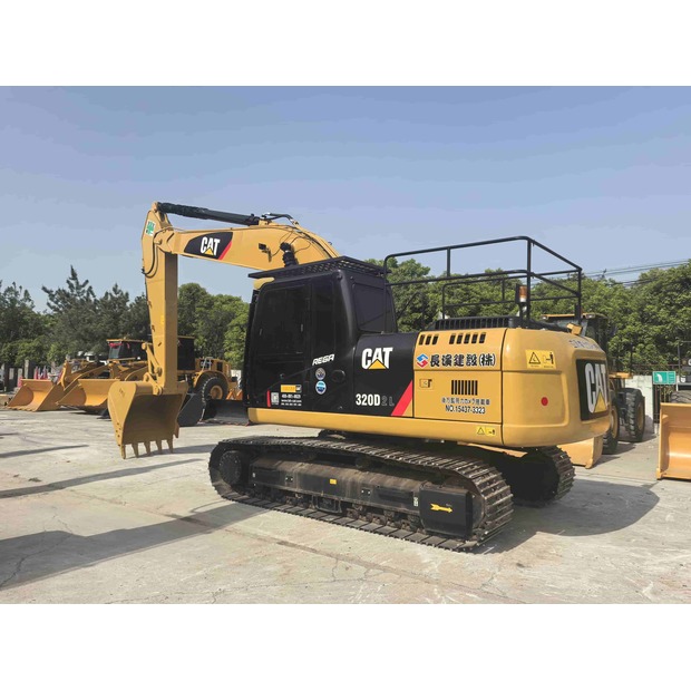 2020 Caterpillar 320D2L-43966651