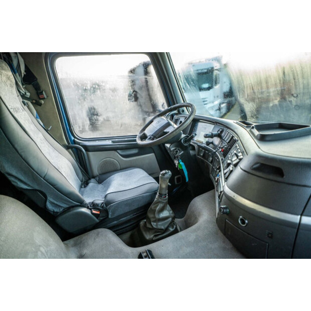 2005 Volvo FM300-43967100