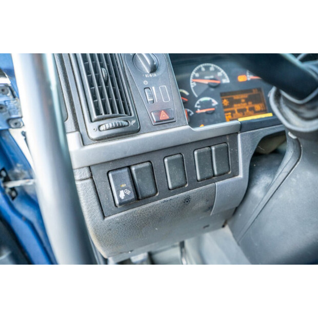 2005 Volvo FM300-43967102