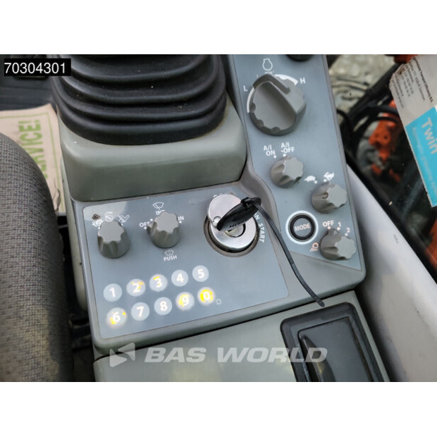 2013 Hitachi ZX140W-5-43968082