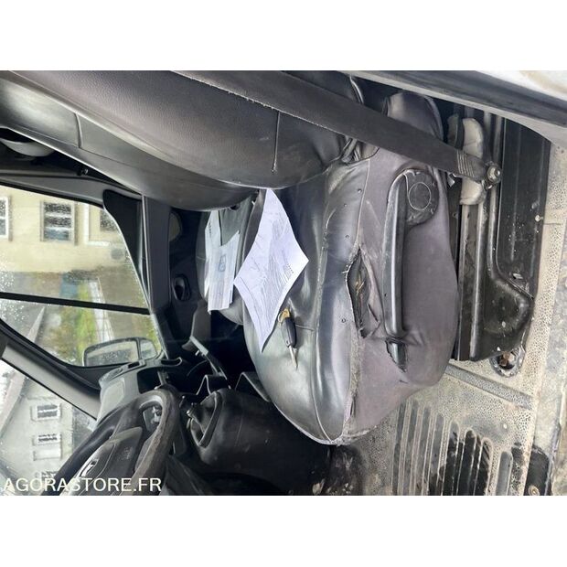 2011 Renault Master-43981293