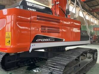 صورة ل حفارات مجنزرة 2024 دووسان DX260