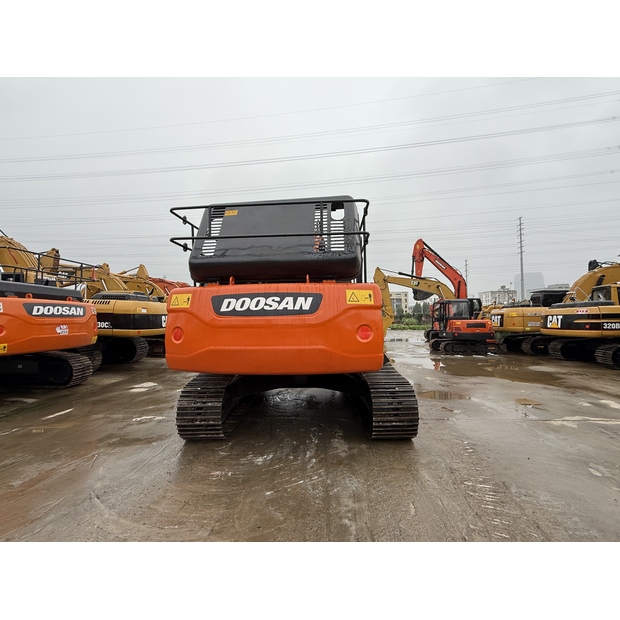 2024 دووسان DX300-43981373