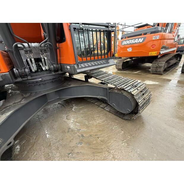 2024 دووسان DX300-43981376