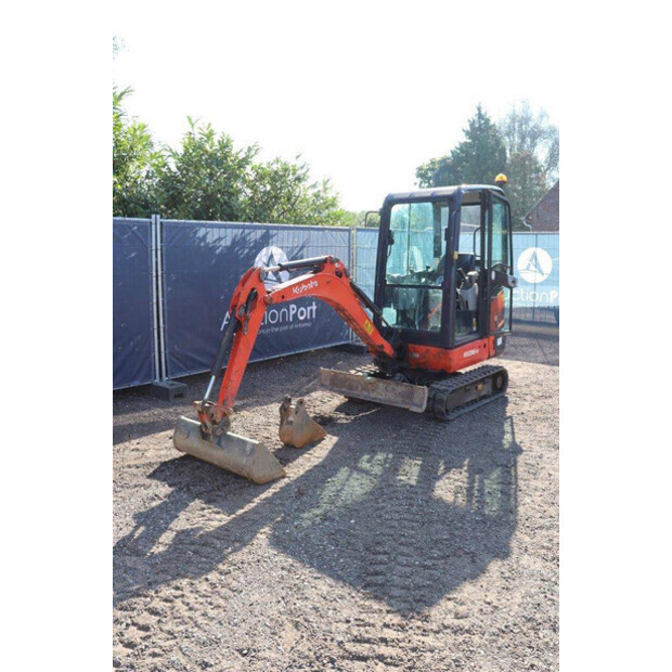 2014 كوبوتا KX016-4-43982051