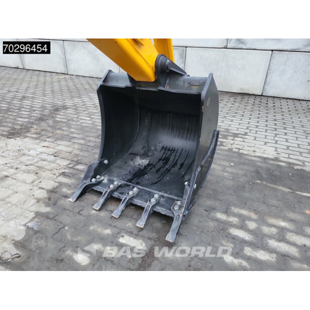 2025 جيه سي بي 3DX Plus-43982879