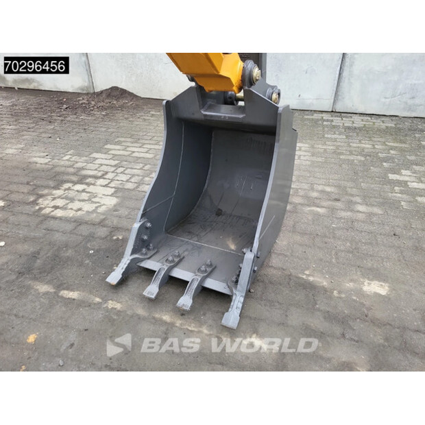 2025 CASE 570sv-43983087