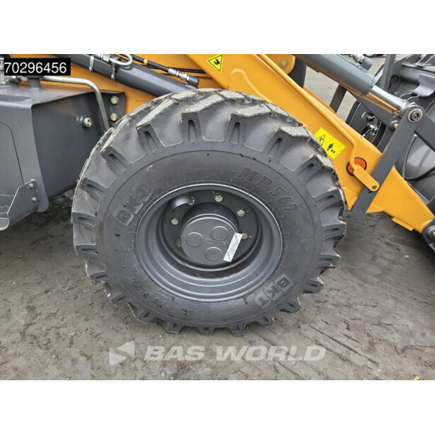 2025 CASE 570sv-43983129